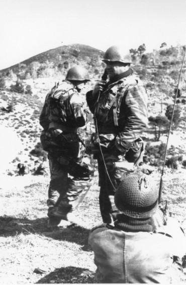"MEDJEZ SFA 3 mars 1959  Commandant GERAUD (Passerelle soleil) et Capitaine GRIES (Officier OPS)