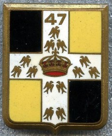  Insigne du 47° Bataillon d' Infanterie .Régiment créé en 1644 il est remis sur pied dans les AURES en 1956  et dissous en 1962 .Il participa à la Campagne d' ALGERIE (1935-1839) Fourragère Croix de Guerre 1914-1918